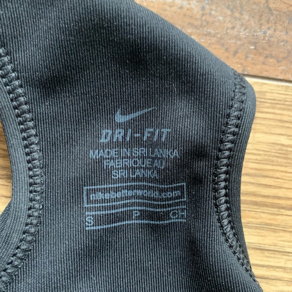 Nike dri-fit sports bra - Picture 3 of 3